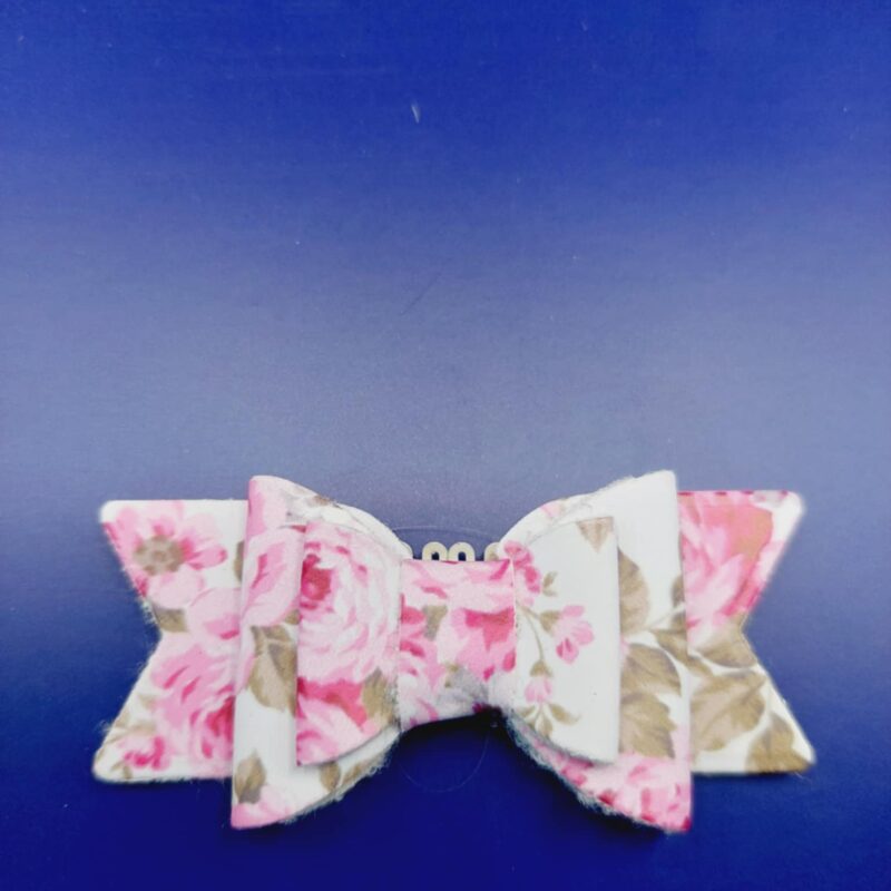 Strik wit met roze bloemen