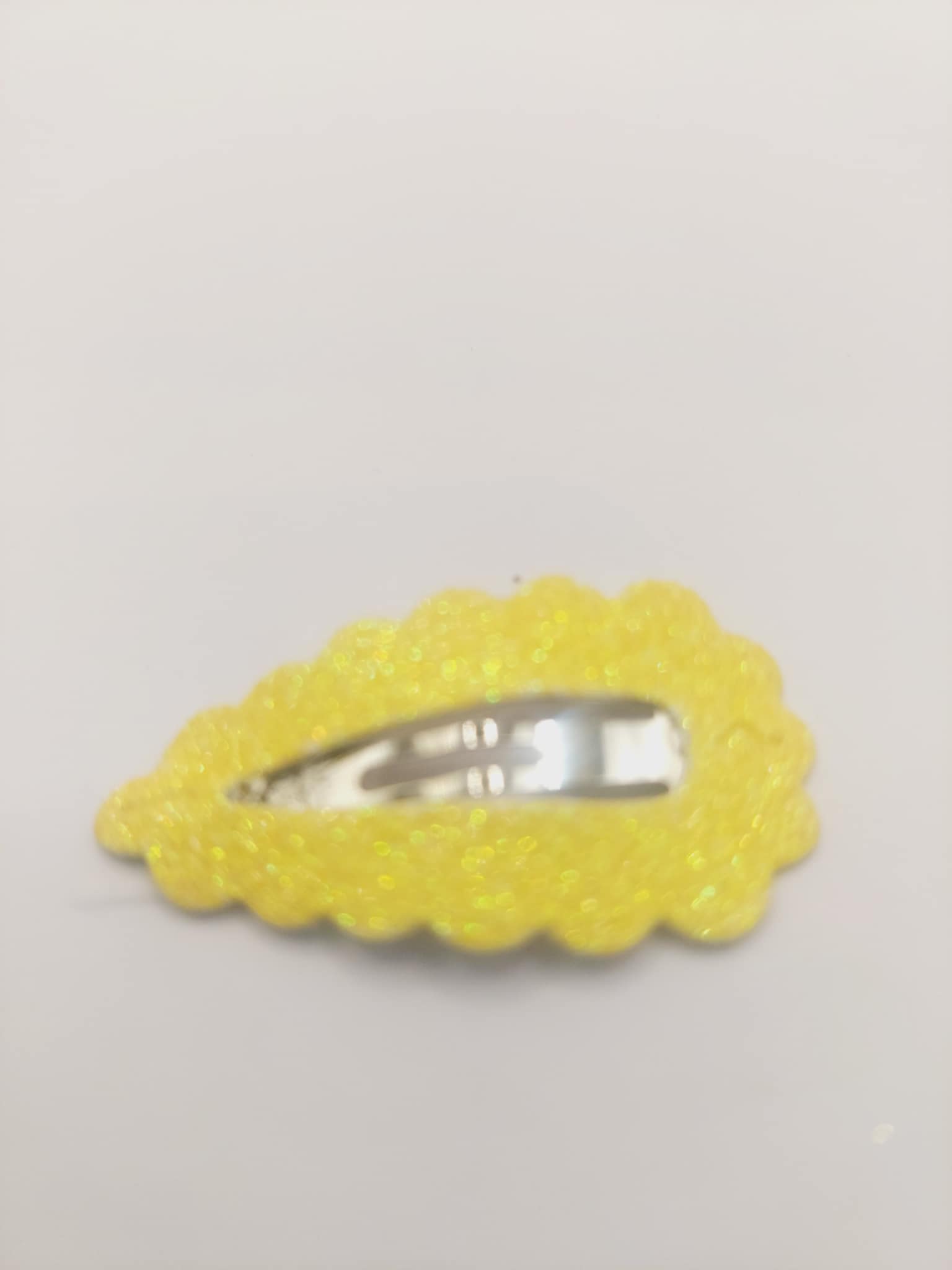 Haarspeld basic 3 cm clip geribbeld geel glitter