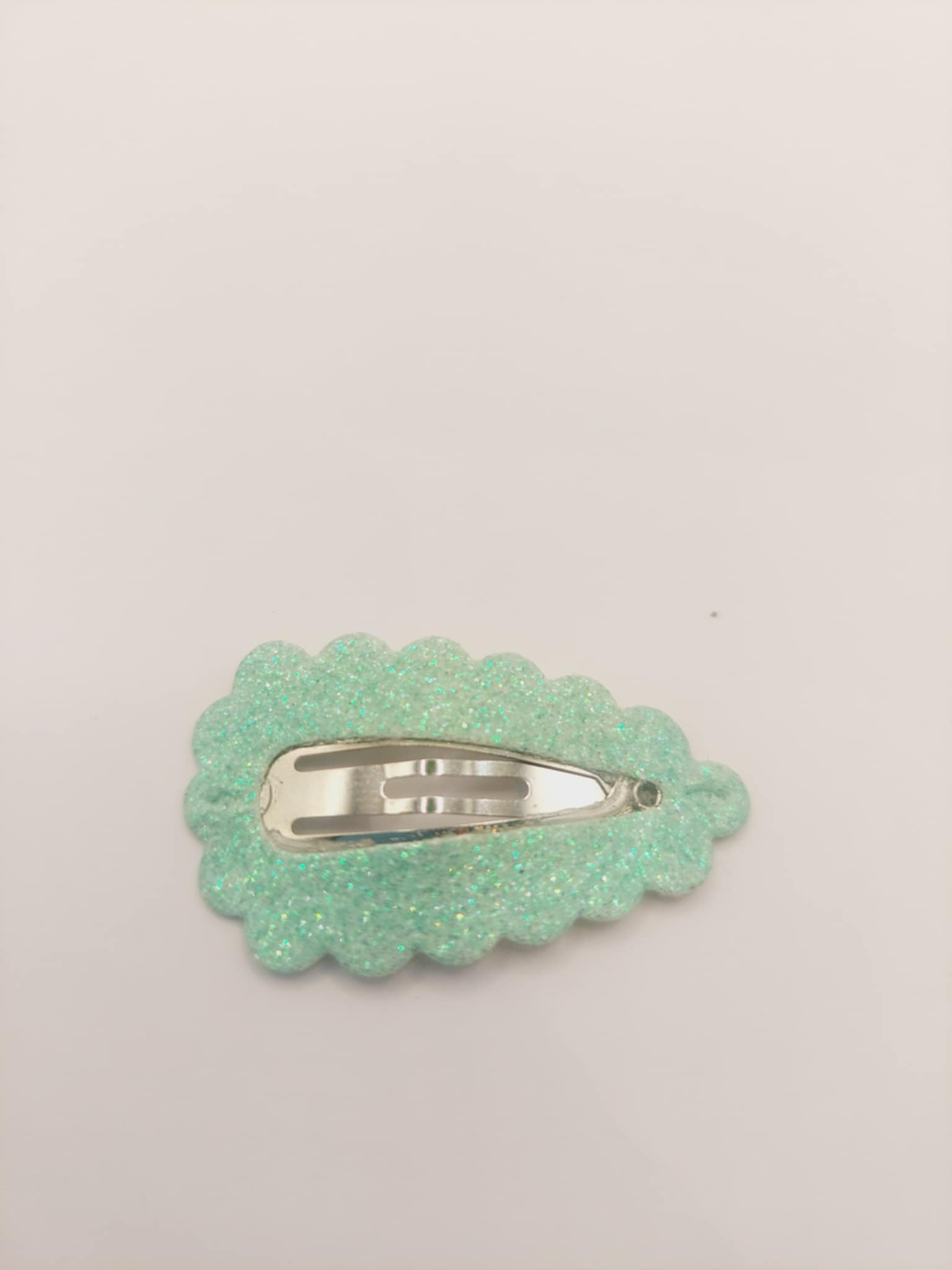 Haarspeld basic 3 cm clip geribbeld licht groen glitter