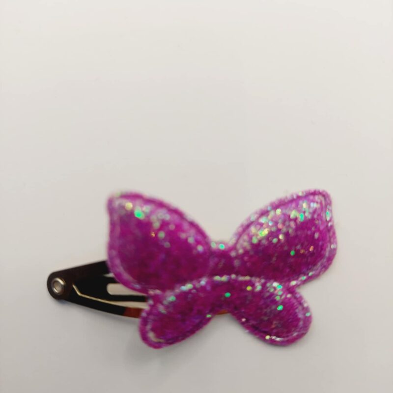 Haarclip van 3 cm met een donker paars vlinder met glitter