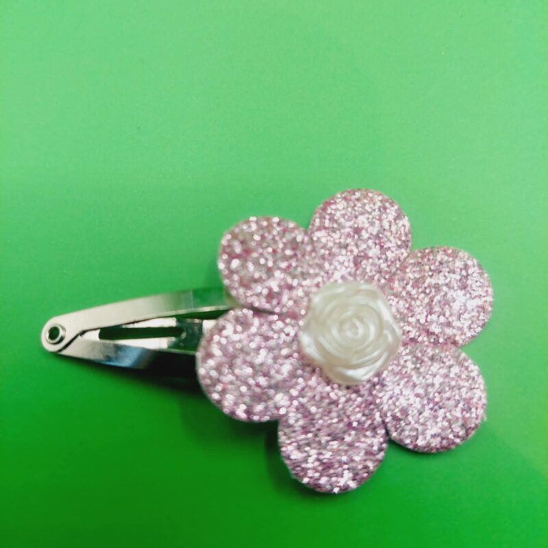 Haarspeld 4 cm licht paarse glitter bloem