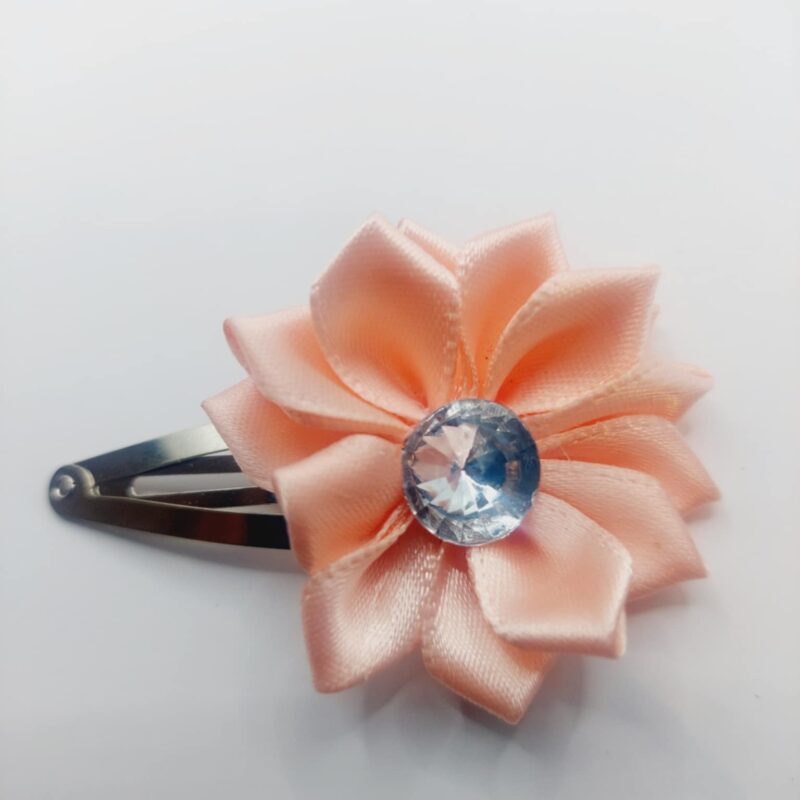 Haarclip 5 cm zalm bloem met diamantje